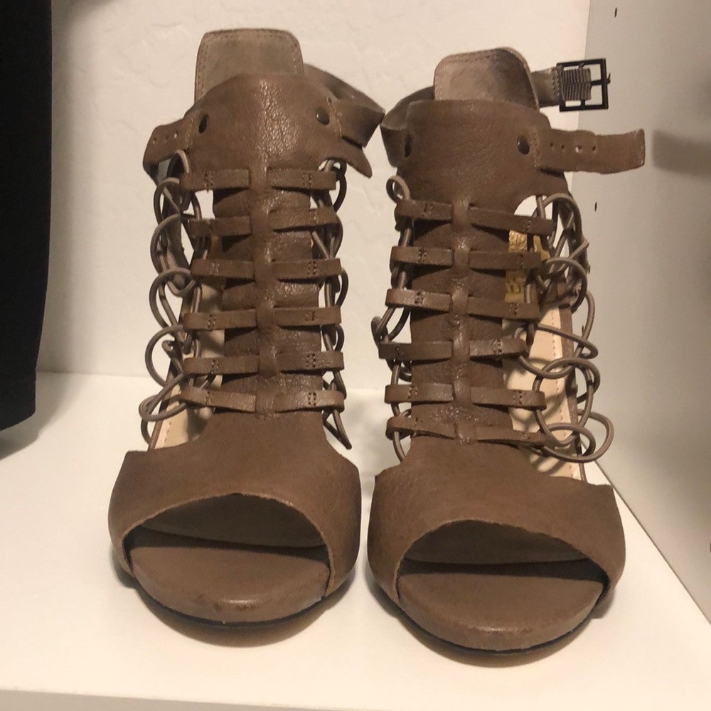 NEW Vince Camuto Strappy Heels